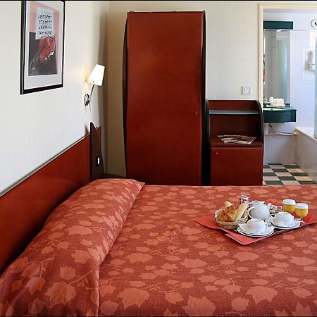 ปาวีลลอง วีลลิเย่ร์ เอตวล โอแตล Hotel ปารีส ห้อง รูปภาพ