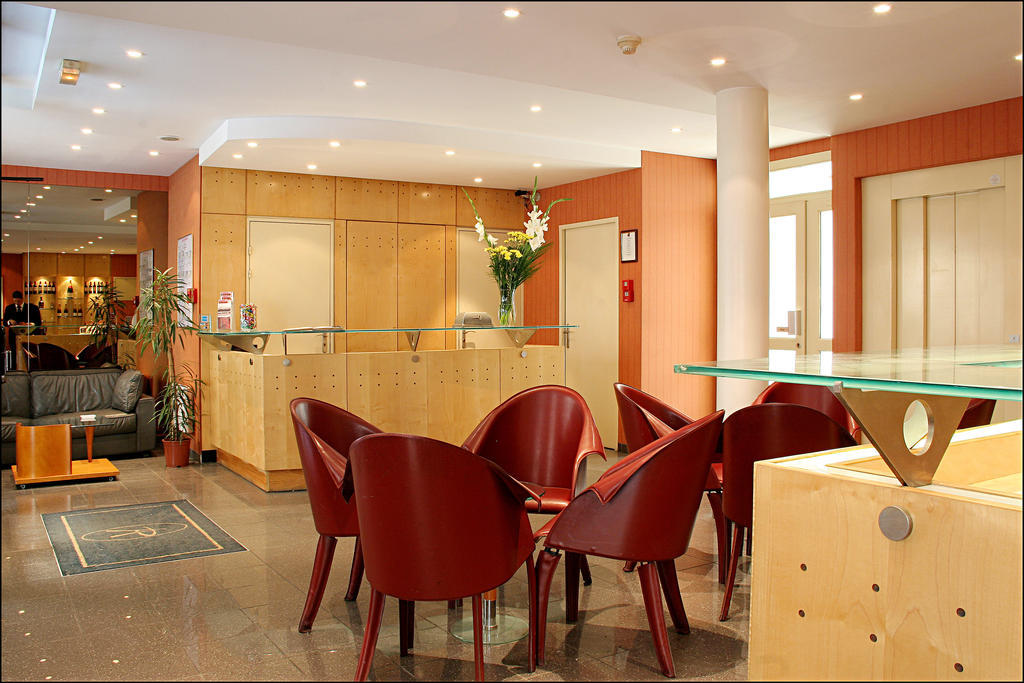 ปาวีลลอง วีลลิเย่ร์ เอตวล โอแตล Hotel ปารีส ภายนอก รูปภาพ