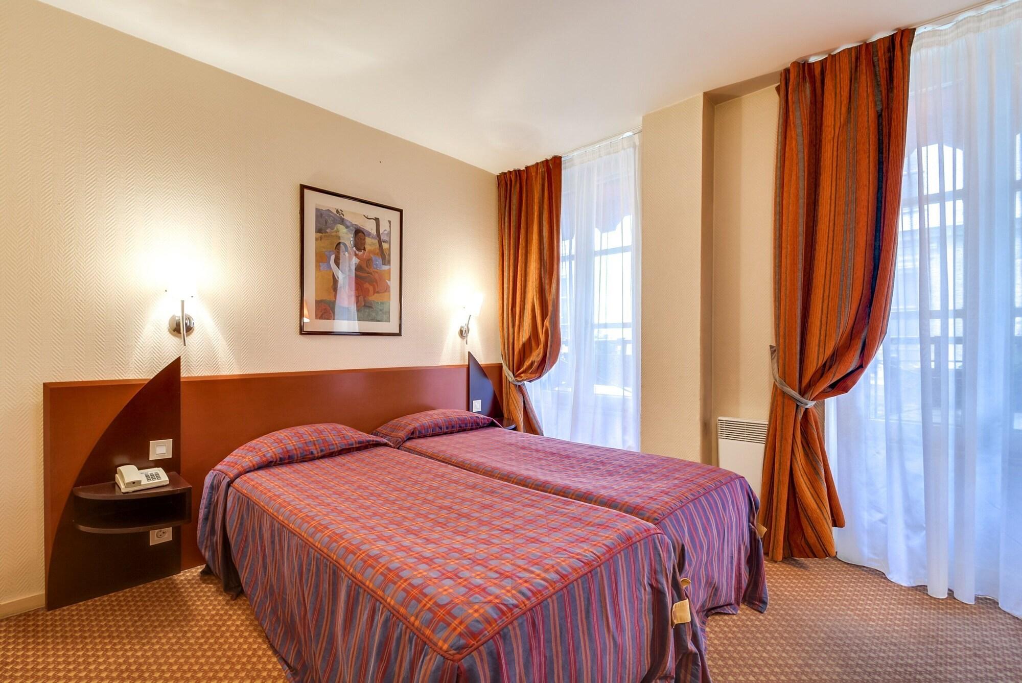 ปาวีลลอง วีลลิเย่ร์ เอตวล โอแตล Hotel ปารีส ภายนอก รูปภาพ