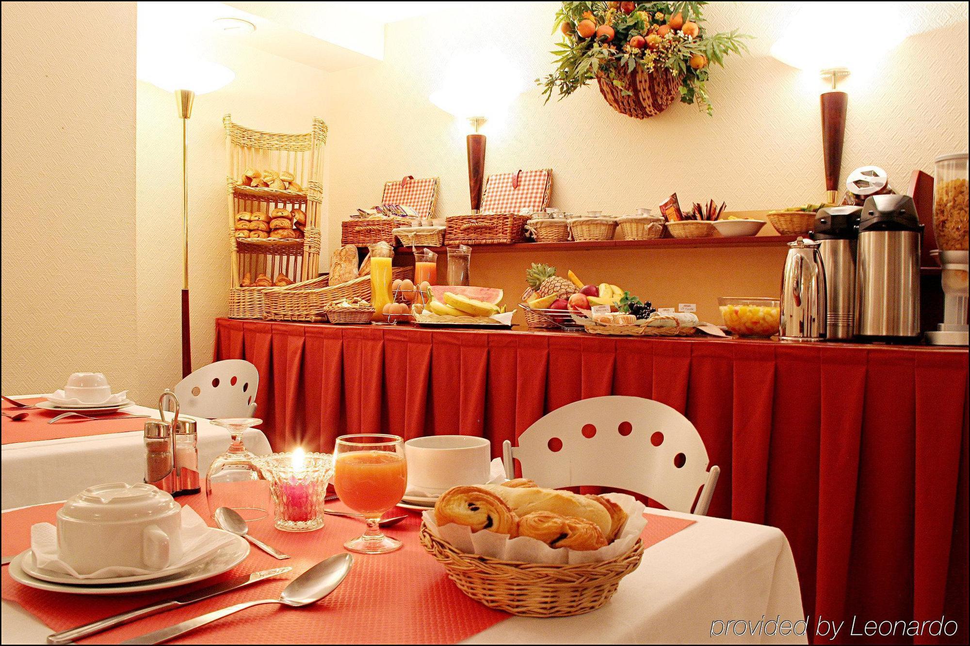 ปาวีลลอง วีลลิเย่ร์ เอตวล โอแตล Hotel ปารีส ร้านอาหาร รูปภาพ